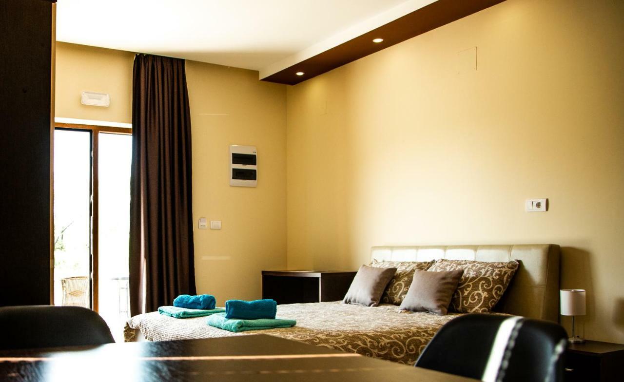 Apartmani Borova 2 Veliko Gradište Exteriör bild