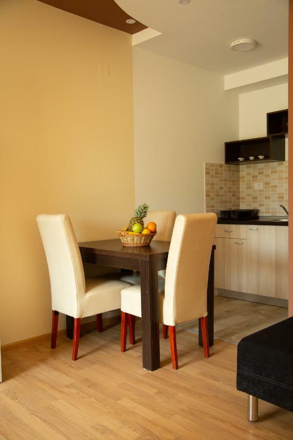 Apartmani Borova 2 Veliko Gradište Exteriör bild